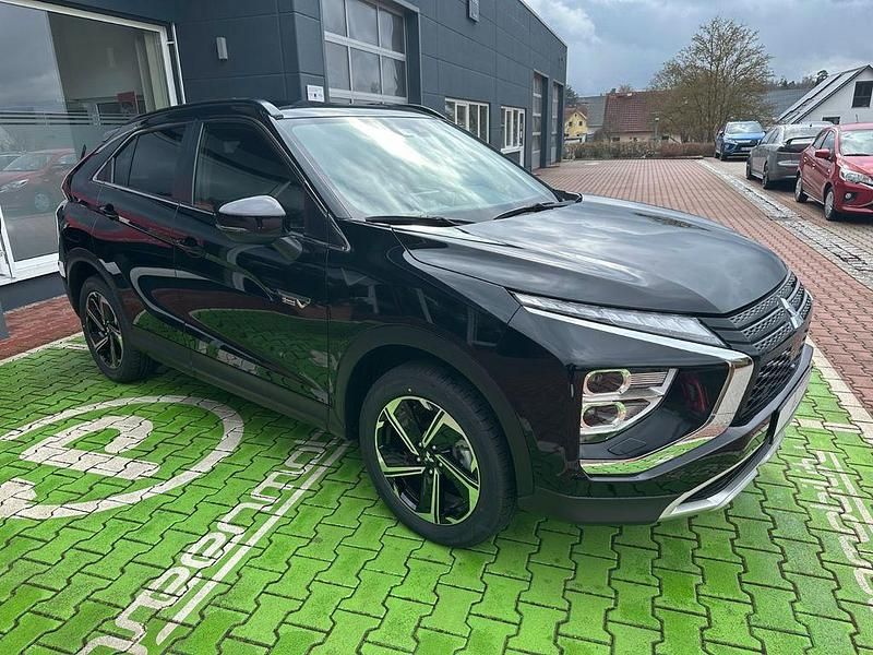 Neu Mitsubishi Eclipse Cross Plus 188 PS (138 kW) 2025 Schwarz SUV