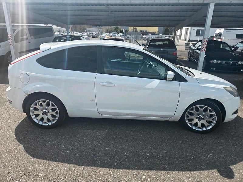 Usata Ford Focus 2008 Bianco Utilitaria