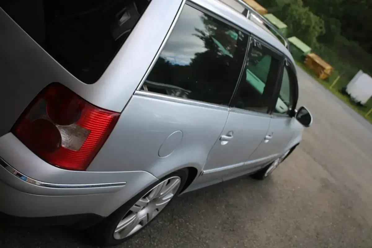 Gebraucht VW Passat Highline 131 PS (96 kW) 2003 Silber Kombi