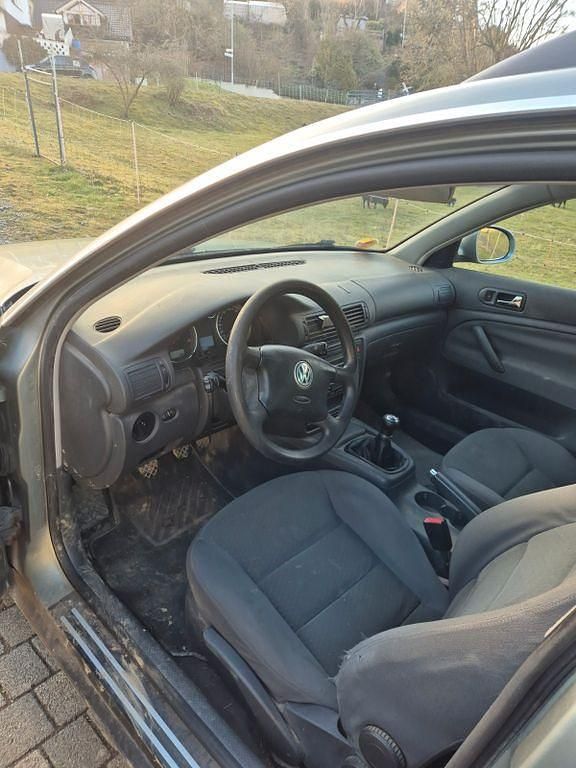 Gebraucht VW Passat Trendline 131 PS (96 kW) 2004 Silber Limousine