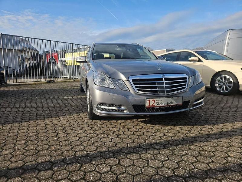 Gebraucht Mercedes E300 231 PS (169 kW) 2012 Grau Kombi