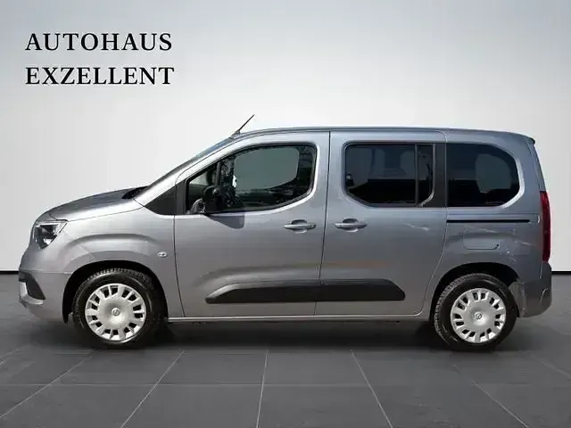 Gebraucht Opel Combo Life Elegance 131 PS (96 kW) 2022 Andere Limousine