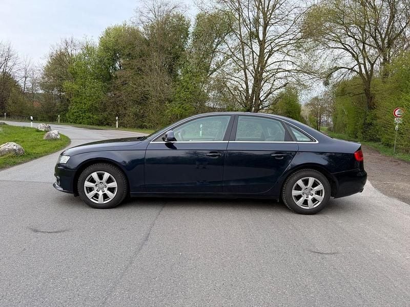 Gebraucht Audi A4 Ambiente 120 PS (88 kW) 2008 Blau Limousine