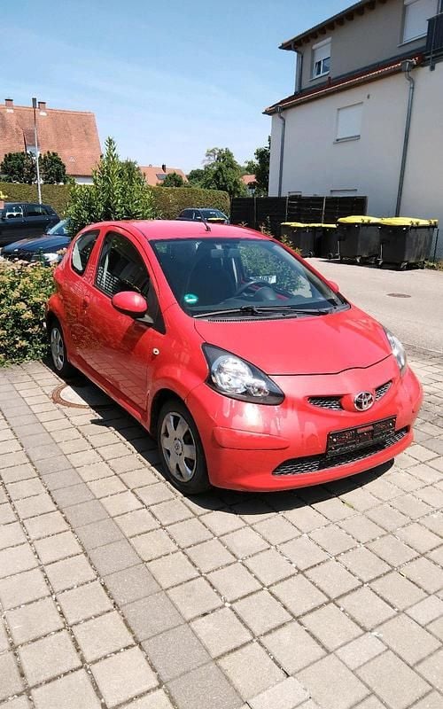 Rot Gebraucht 2007 Toyota Aygo Kleinwagen | 1.400 € (Guter Preis) - Bild 1/4