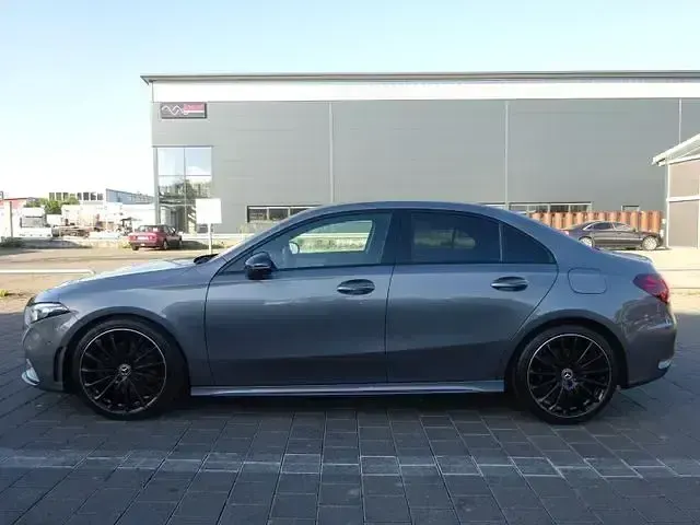 Gebraucht Mercedes A250 AMG line 224 PS (164 kW) 2021 Grau Limousine