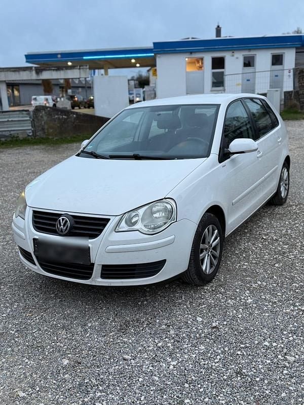 Weiß Gebraucht 2009 VW Polo Comfortline Kleinwagen | 3.099 € (Fairer Preis) - Bild 1/4