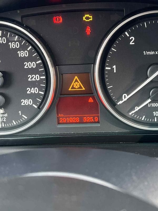 Gebraucht BMW 320 177 PS (130 kW) 2008 Schwarz Limousine