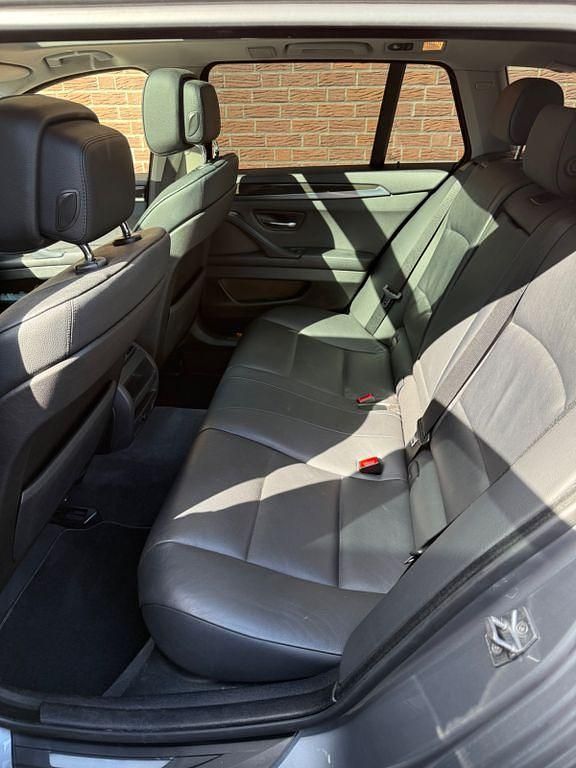 Gebraucht BMW 525 218 PS (160 kW) 2011 Grau Kombi