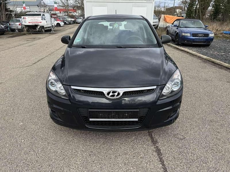 Gebraucht Hyundai i30 Edition+ 109 PS (80 kW) 2009 Stone black Kleinwagen
