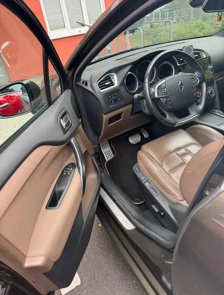 Gebraucht Citroën DS4 156 PS (114 kW) 2011 Braun Kleinwagen