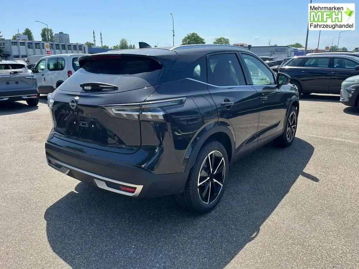 Neu Nissan Qashqai Tekna 158 PS (116 kW) 2025 Pearl black metallic SUV