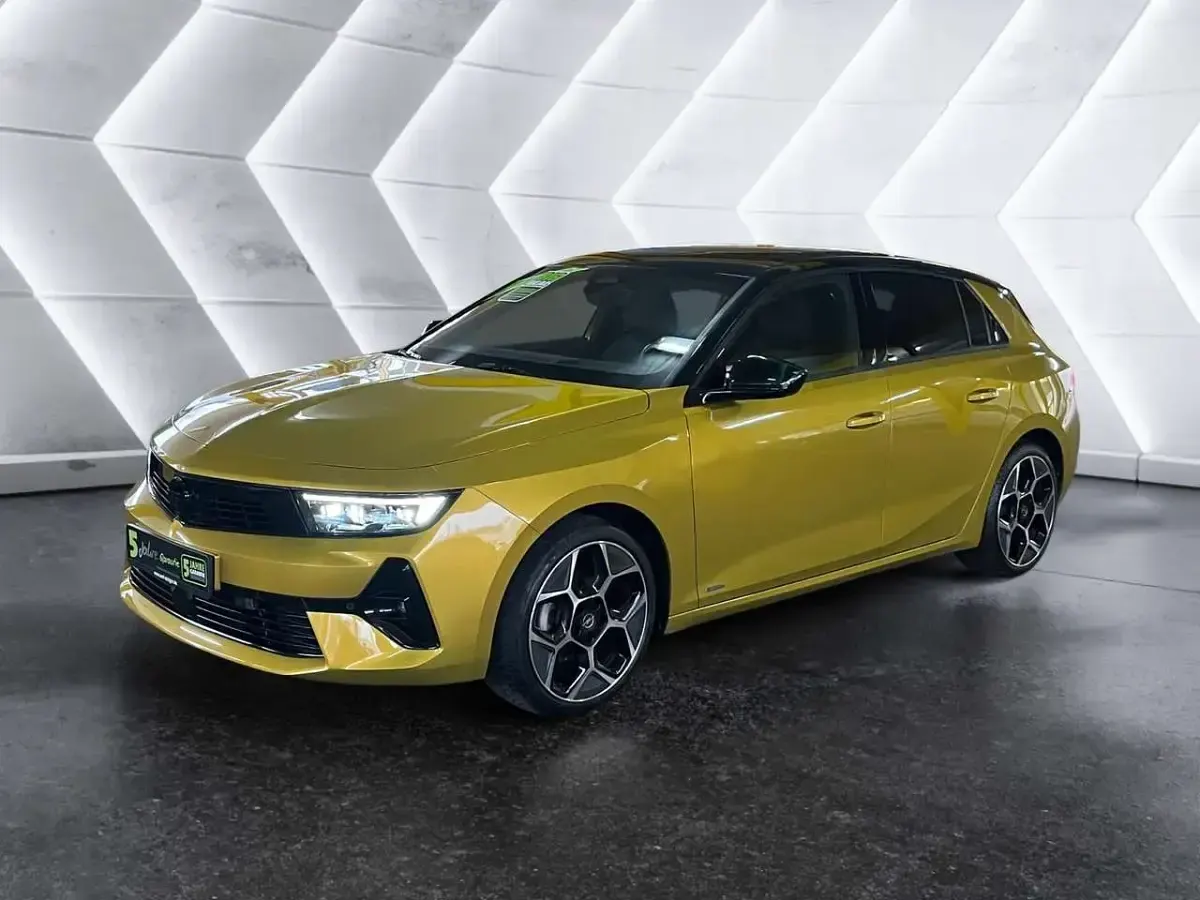 Gebraucht Opel Astra Ultimate 131 PS (96 kW) 2023 Kult gelb Limousine
