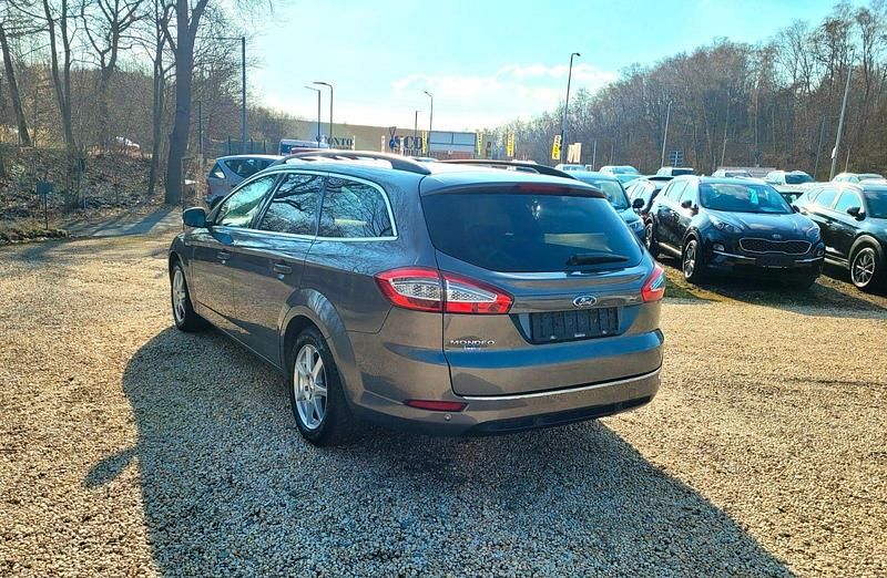 Gebraucht Ford Mondeo Titanium 145 PS (106 kW) 2010 Braun Kombi