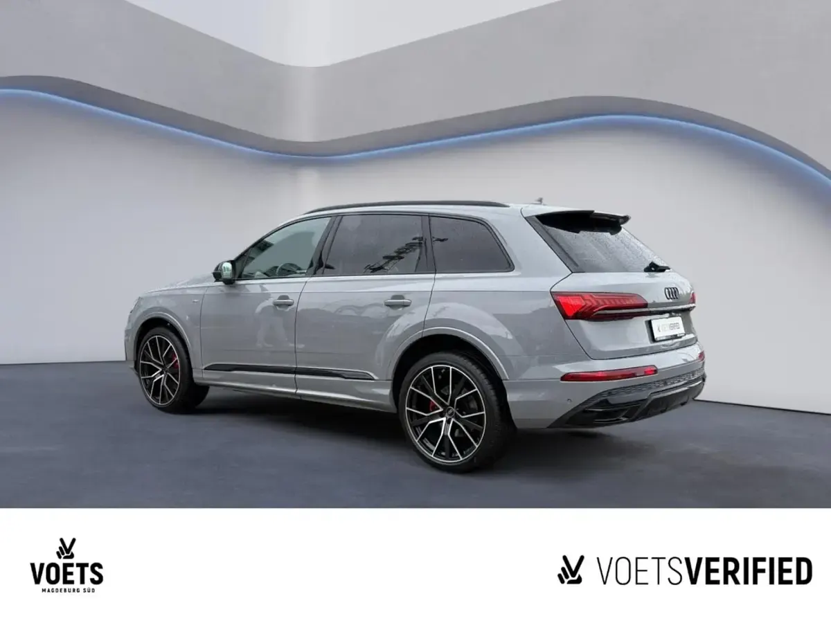 Gebraucht Audi Q7 Competition 286 PS (210 kW) 2023 Nardograu SUV