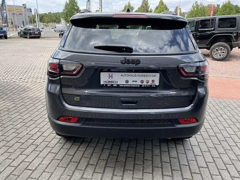 Gebraucht Jeep Compass Limited 131 PS (96 kW) 2022 Grau SUV