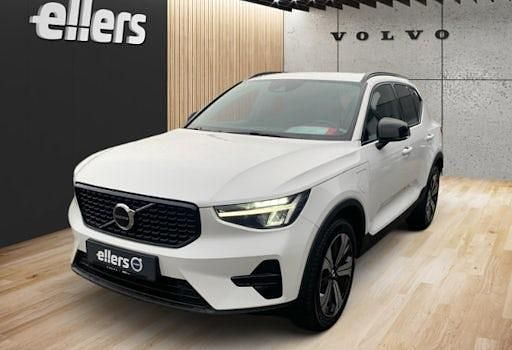 Weiß Gebraucht 2022 Volvo XC40 R-Design SUV | 29.850 € (Fairer Preis) - Bild 1/4
