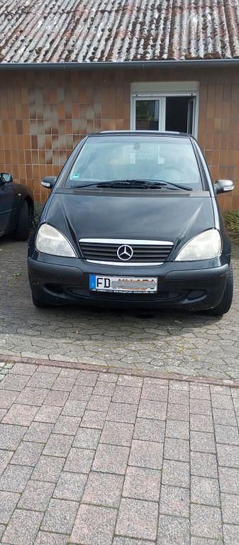 Schwarz Gebraucht 2005 Mercedes A160 Avantgarde Van / Kleinbus | 750 € (Superpreis) - Bild 1/2