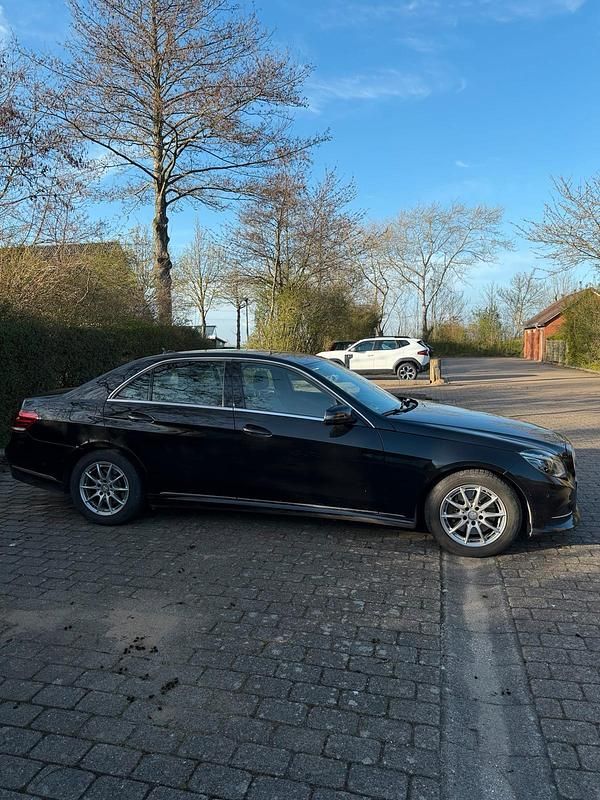 Second-hand Mercedes E300 231 CP (169 kW) 2014 Negru Berlinǎ