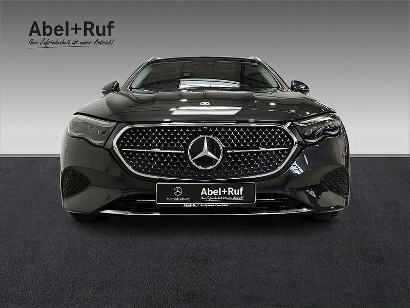 Gebraucht Mercedes E220 Avantgarde 197 PS (144 kW) 2025 lack graphitgrau Kombi