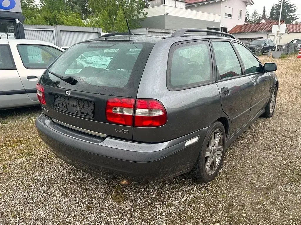 Gebraucht Volvo V40 Comfort 102 PS (75 kW) 2001 Grau Kombi