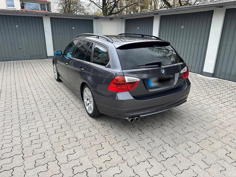 Gebraucht BMW 325 197 PS (144 kW) 2007 Grau Kombi