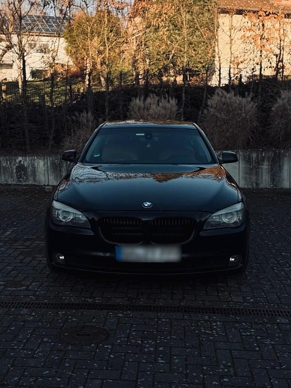 Schwarz Gebraucht 2010 BMW 740 Limousine | 8.999 € (Guter Preis) - Bild 1/4