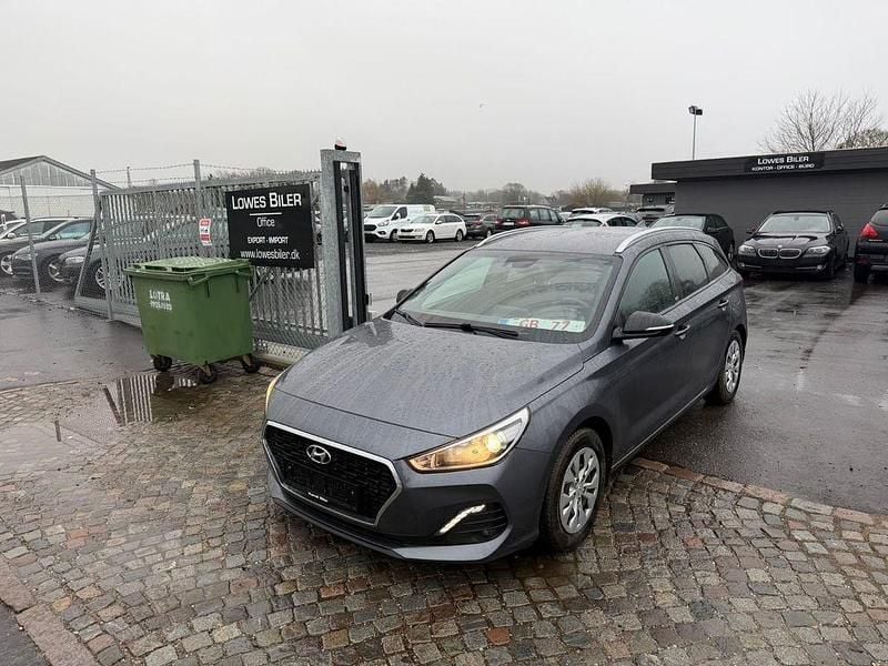 Grau Gebraucht 2018 Hyundai i30 Limousine | 6.900 € (Superpreis) - Bild 1/4