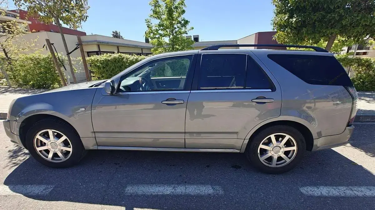 Gebraucht Cadillac SRX 325 PS (239 kW) 2011 Silber SUV