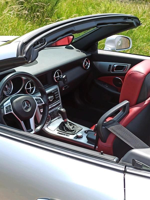 Gebraucht Mercedes SLK250 204 PS (150 kW) 2011 Silber Cabrio