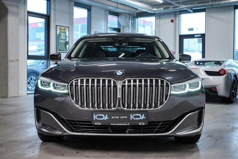 Gebraucht BMW 745 394 PS (289 kW) 2020 Grau Limousine