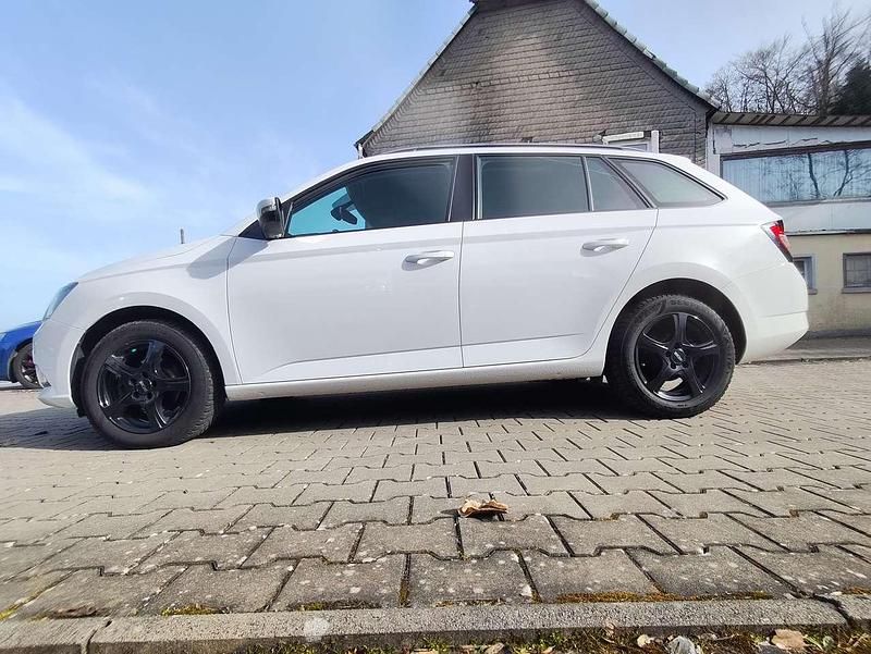 Gebraucht Skoda Fabia Style 90 PS (66 kW) 2016 Candyweiss Kombi