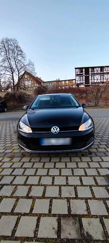 Schwarz Gebraucht 2016 VW Golf VII Allstar Kleinwagen | 7.750 € - Bild 1/4
