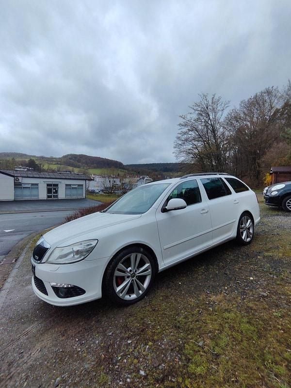 Gebraucht Skoda Octavia RS 200 PS (147 kW) 2010 Weiß Kombi