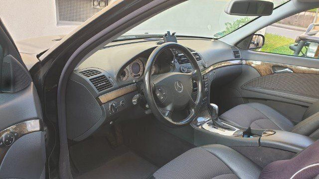 Gebraucht Mercedes E200 Avantgarde 163 PS (119 kW) 2004 Schwarz Limousine