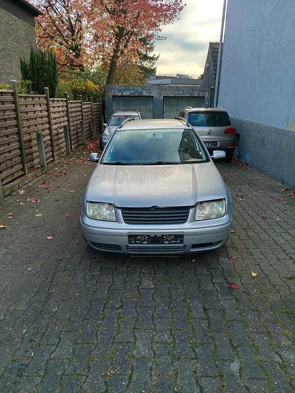 Silber Gebraucht 2001 VW Bora Limousine | 1.150 € (Fairer Preis) - Bild 1/4