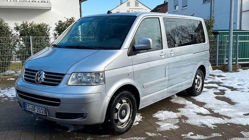 Gebraucht VW Multivan 129 PS (94 kW) 2008 Silber Van