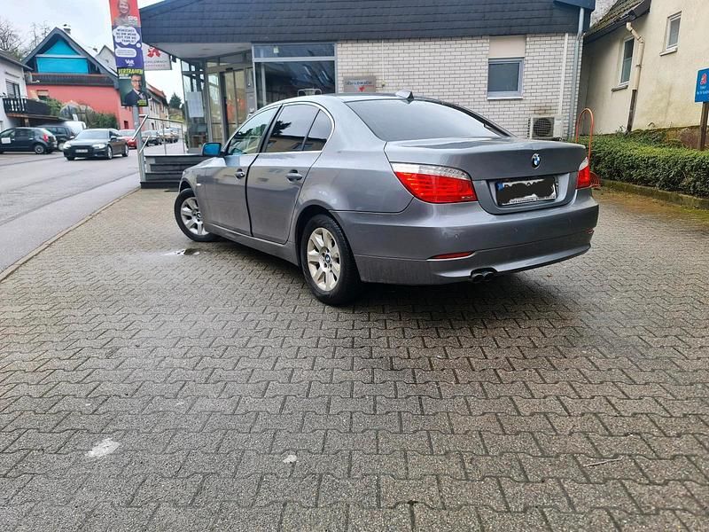 Gebraucht BMW 525 218 PS (160 kW) 2007 Grau Limousine