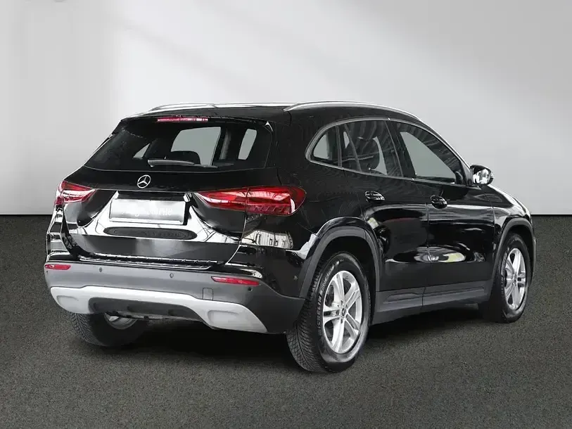 Gebraucht Mercedes GLA200 163 PS (119 kW) 2024 Schwarz SUV