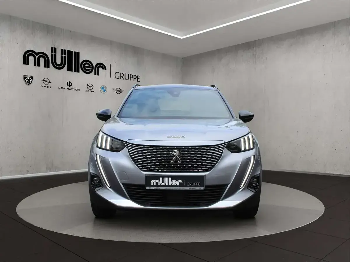 Gebraucht Peugeot e-2008 GT 100 kW (136 PS) 2022 Artense grau SUV