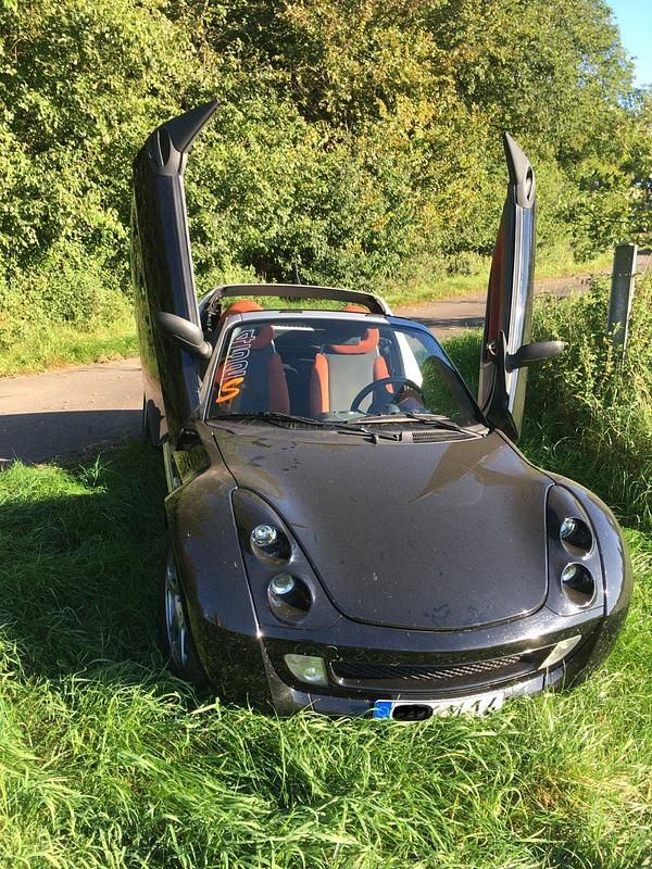 Schwarz Gebraucht 2003 Smart Roadster Cabrio | 7.000 € (Teuer) - Bild 1/4