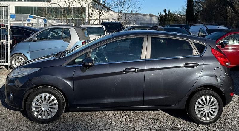 Gebraucht Ford Fiesta Titanium 90 PS (66 kW) 2009 Grau Kleinwagen