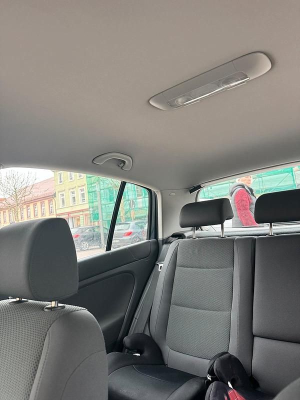 Gebraucht VW Golf IV 105 PS (77 kW) 2005 Blau Kleinwagen