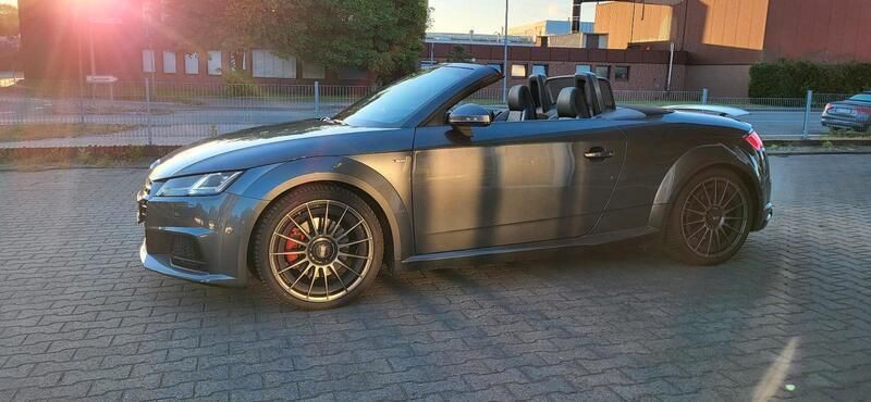 Grau Gebraucht 2015 Audi TT RS Coupé | 27.990 € (Superpreis) - Bild 1/4