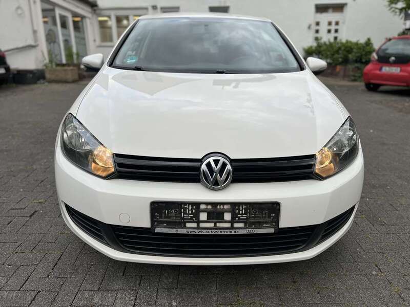 Weiß Gebraucht 2010 VW Golf VI Limousine | 3.999 € (Guter Preis) - Bild 1/4
