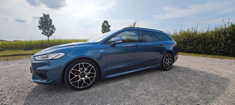 Blau Gebraucht 2019 Ford Mondeo ST-Line Kombi | 22.900 € (Teuer) - Bild 1/4
