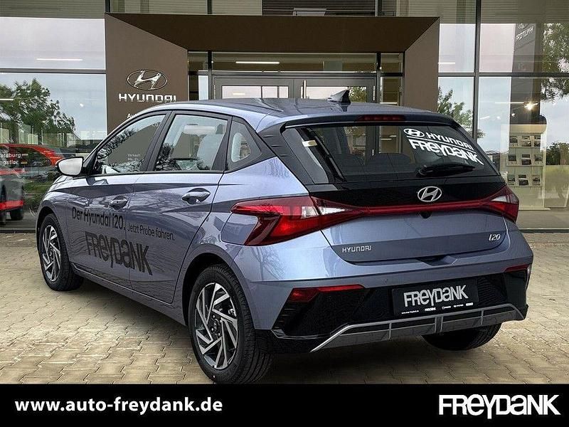 Gebraucht Hyundai i20 Trend 101 PS (74 kW) 2025 Meta blue