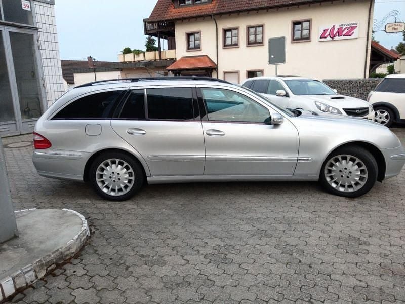 Silber Gebraucht 2004 Mercedes E500 Elegance Kombi | 6.900 € (Superpreis) - Bild 1/4
