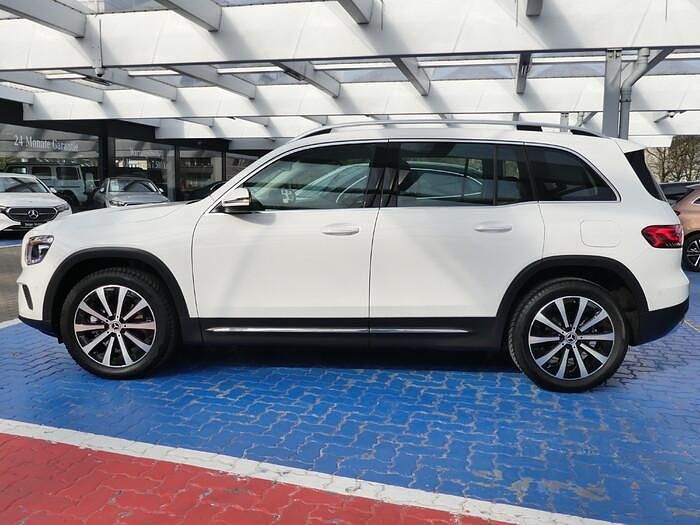 Gebraucht Mercedes GLB180 Progressive 136 PS (100 kW) 2023 Unilack polarweiß SUV