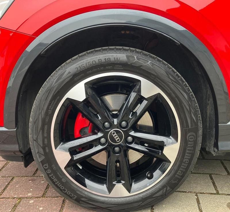 Gebraucht Audi Q2 S-Line 150 PS (110 kW) 2025 Rot SUV