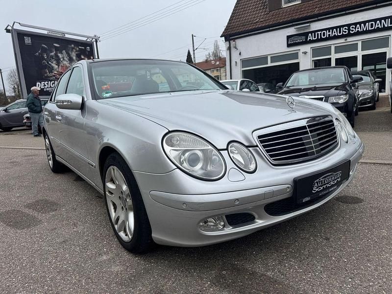 Gebraucht Mercedes E320 Classic 224 PS (164 kW) 2002 Silber Limousine